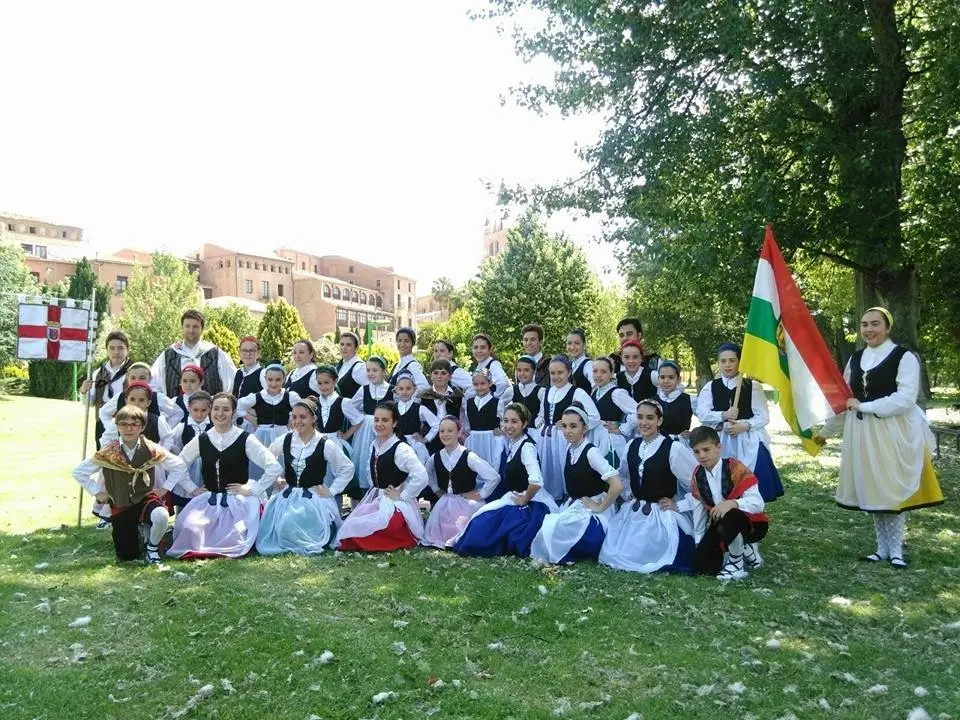 Grupo de danzas coletores de Calahorra