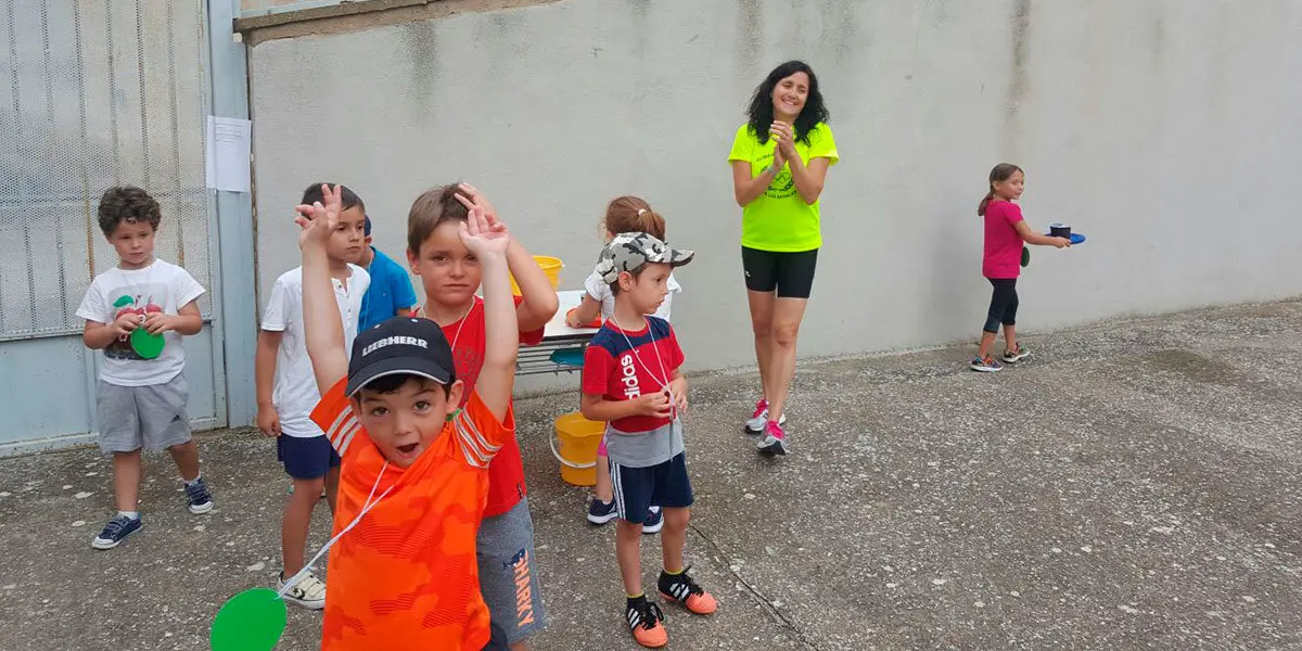 Imagen del a&ntilde;o pasado de las olimpiadas escolares del CRA Los Ba&ntilde;ales