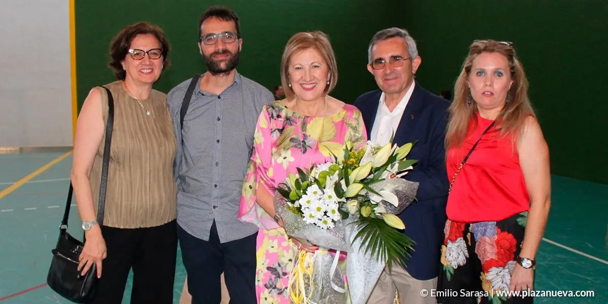 Jubilaci&oacute;n de la directora del colegio de Primaria de Cintru&eacute;nigo