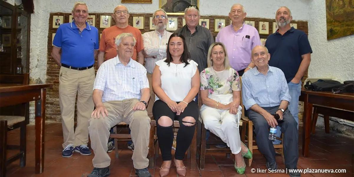Mar&iacute;a Herrera junto a los tudelanos populares de a&ntilde;os anteriores