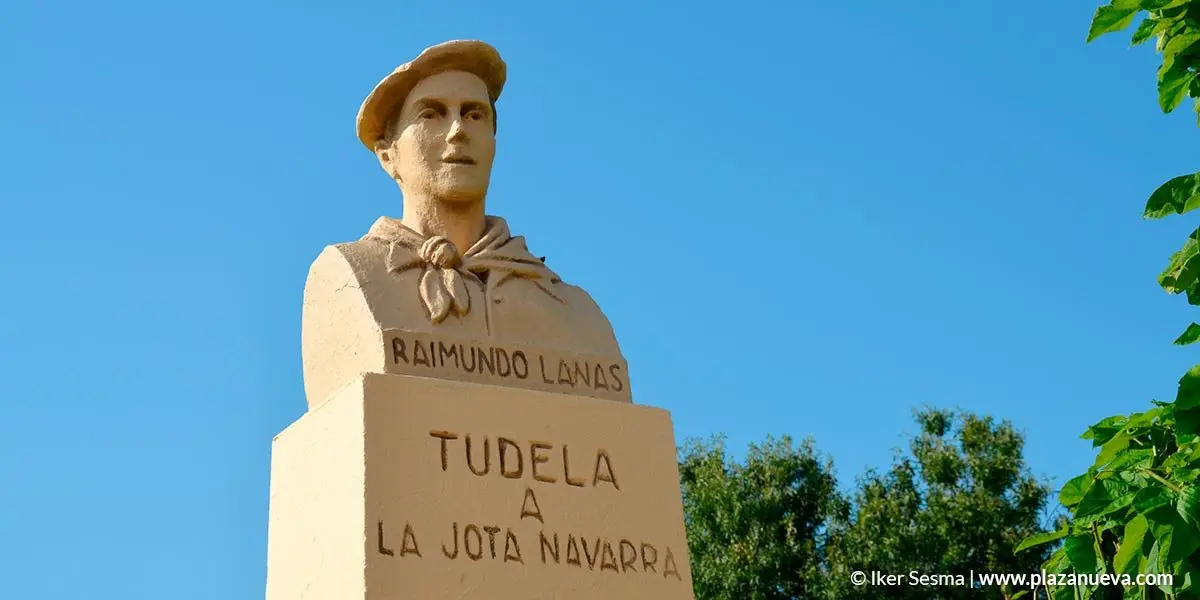 Reparada la estatua de la Jota con Raimundo Lanas