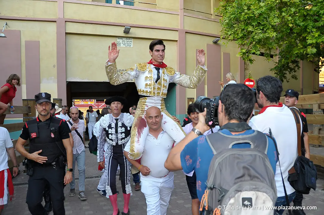 Miguel Angel Pacheco por la Puerta Grande