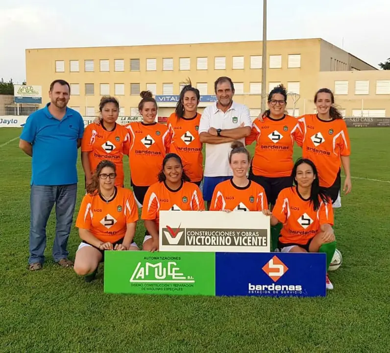 Algunas de las integrantes de la plantilla del CD Lourdes Senior Femenino