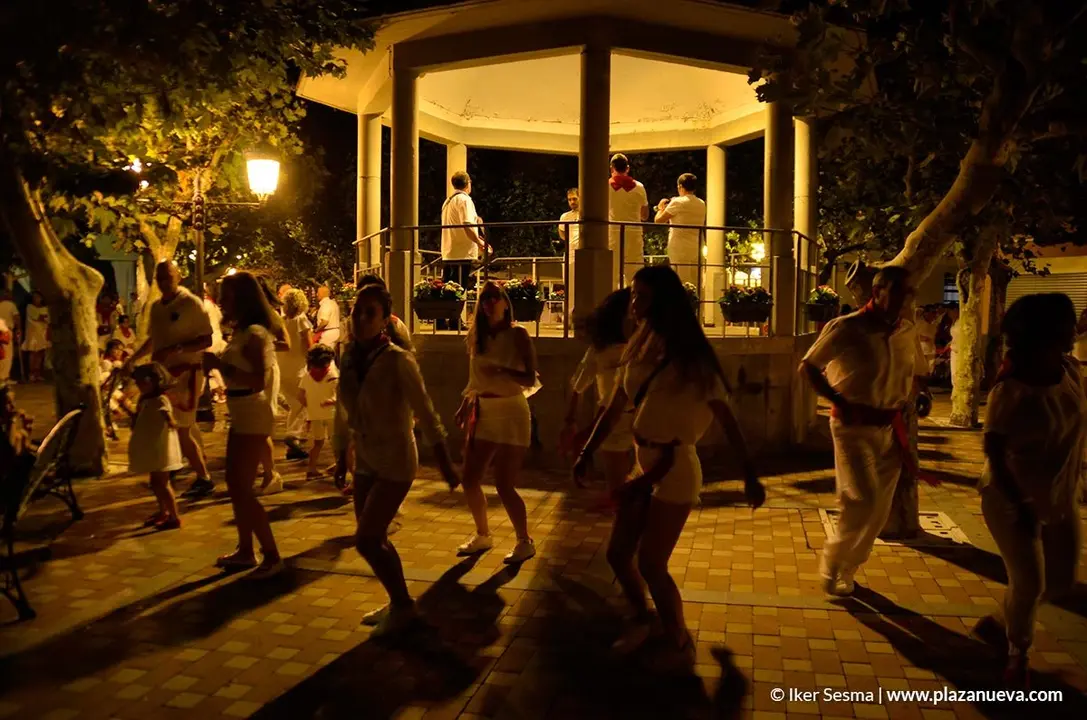 Dantzaris en Fiestas de Cintru&eacute;nigo'18 - 1