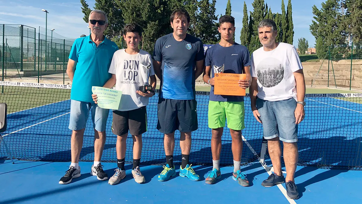 Entrega de premios del VII Open de tenis La Cig&uuml;e&ntilde;a de Alfaro