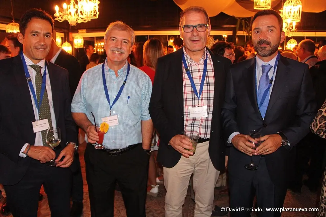 Agust&iacute;n Sola (CaixaBank), Jos&eacute; Mar&iacute;a Garayalde (Intrace), Javier Garc&iacute;a (Distribuciones Hnos. Garc&iacute;a) y Roberto Urra (CaixaBank)