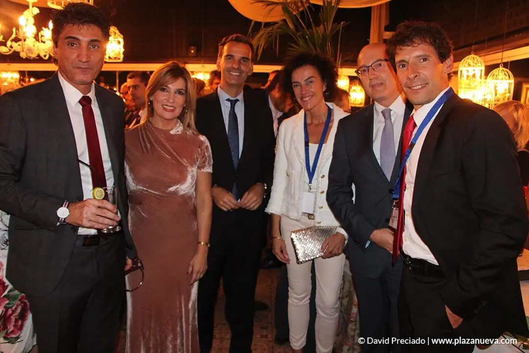 Domingo S&aacute;nchez (Presidente de AER), Laura Sand&uacute;a (Aceite Sand&uacute;a), Jos&eacute; Luis Larriu (CaixaBank), Cristina Lecumberri (Secretaria Gerente de Industrias Agroalimentarias), Carlos Fern&aacute;ndez (CEN) y Enekoitz Duarte (PMM)