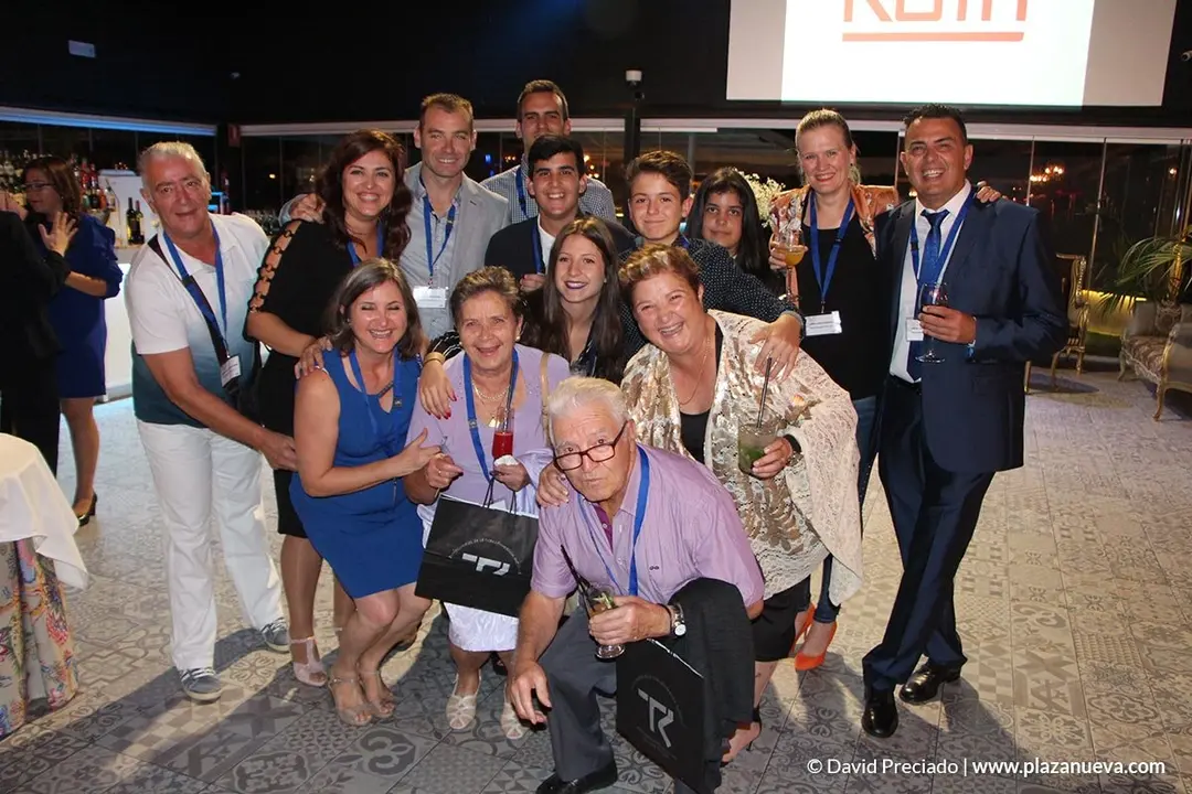Familia y amigos de Isabel Jim&eacute;nez (galardonada con el premio Relevo generacional)