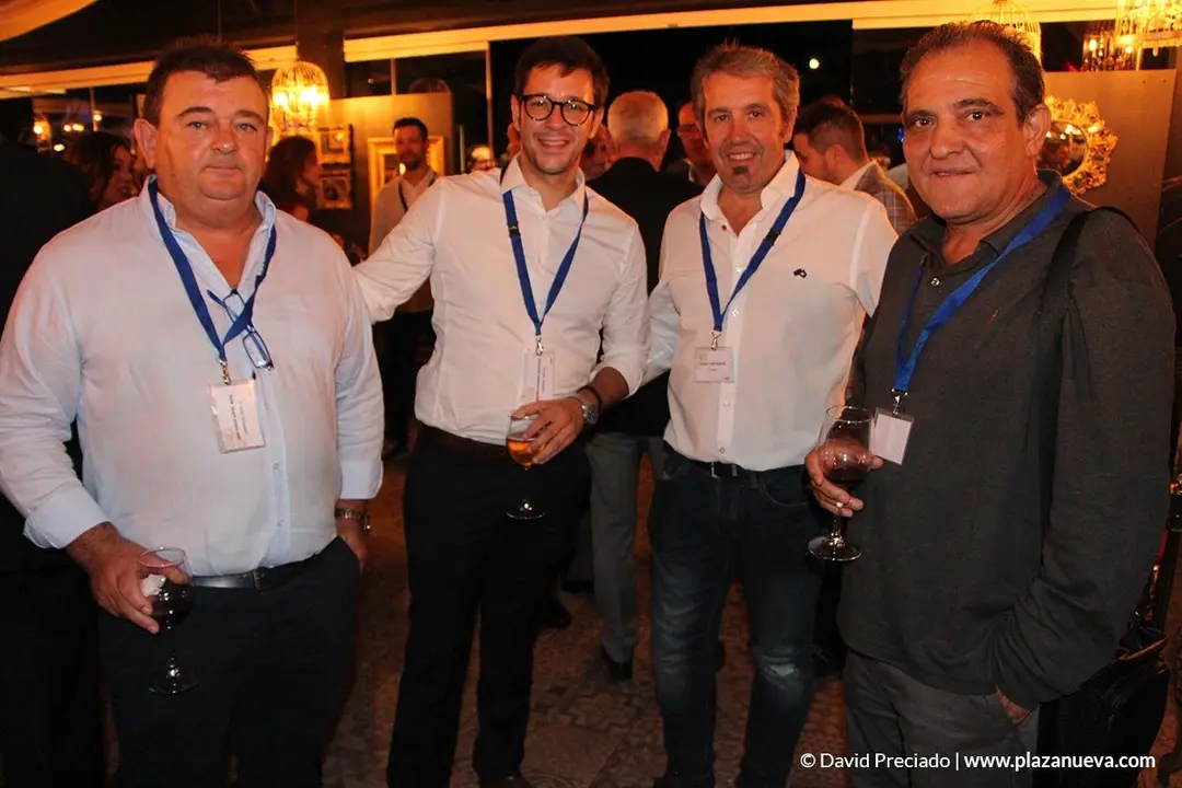Juan Carlos L&oacute;pez Moya (Comercial Gazpi), Fernando Escudero Salvatierra (Comercial Gazpi), Ricardo Com&iacute;n (AIT) y Mario S&aacute;nchez (AIT)