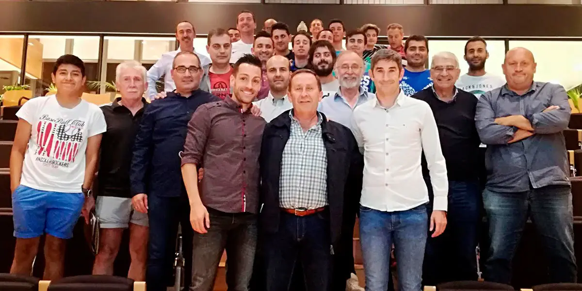 Undiano Mallenco y Eduardo Prieto en la charla de &aacute;rbitros