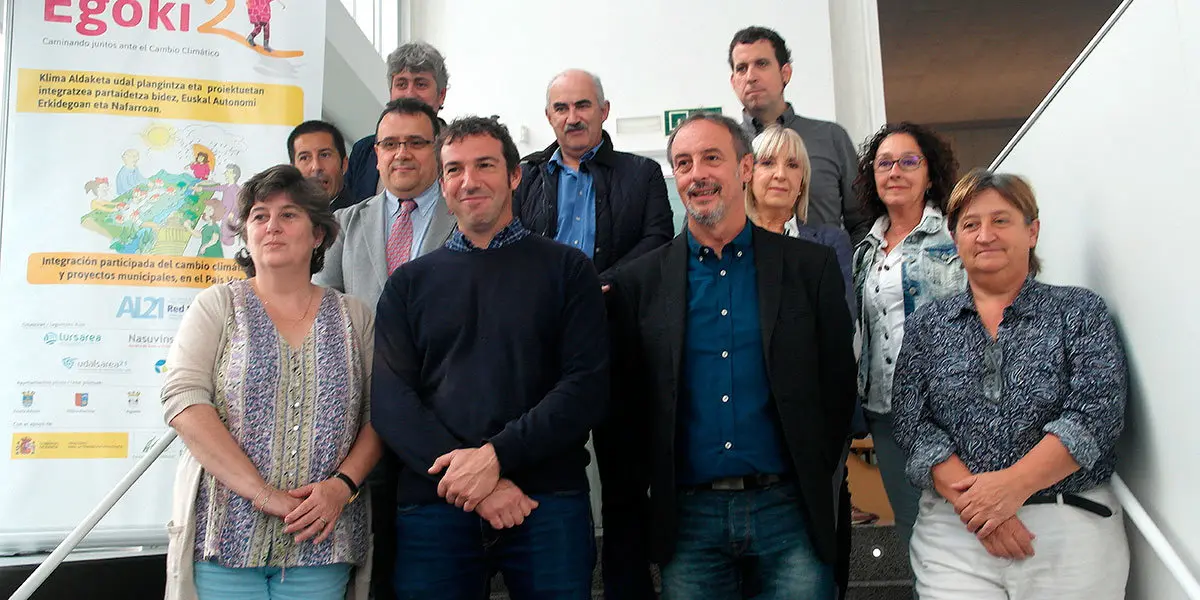 Participantes en el acto de firma del convenio Egoki