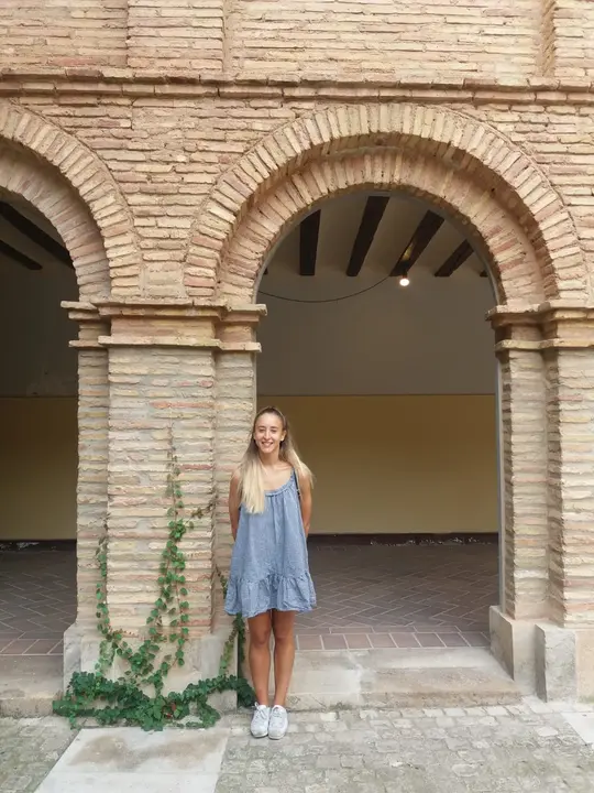 La bailarina catalana Ariadna Lluss&aacute; obtuvo la beca de investigaci&oacute;n en danza contempor&aacute;nea convocada por Castel Ruiz. &iexcl;Enhorabuena!
