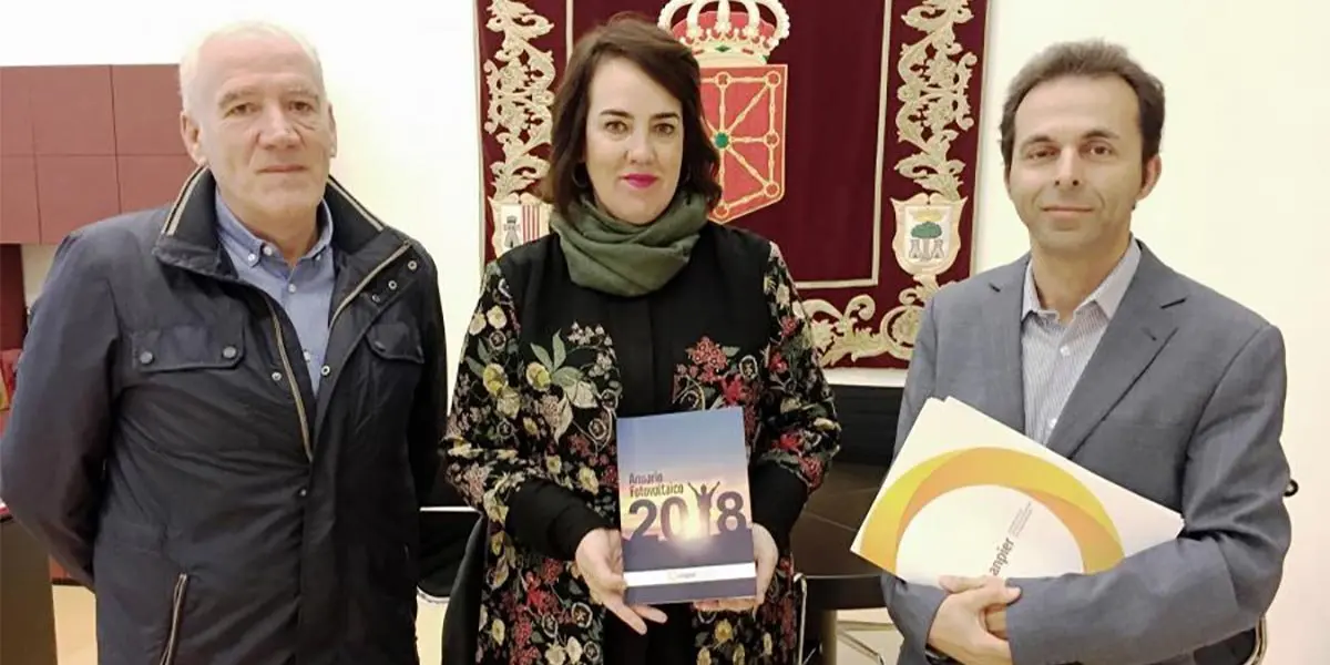 De izqda. a dcha., Juan Antonio Cabrero, Ainhoa Azn&aacute;rez y Rafael Barrera