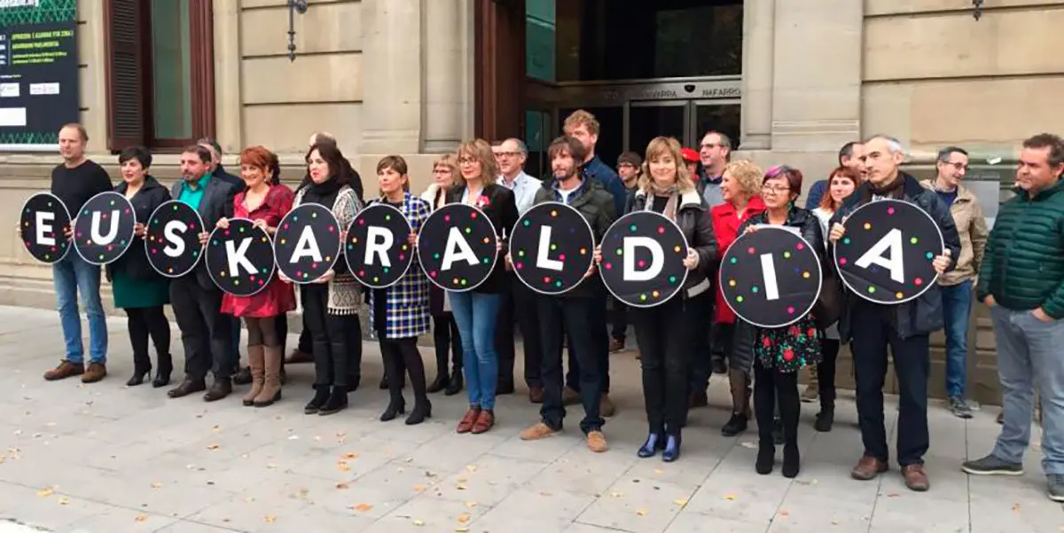 Parlamentarios navarros muestran su apoyo a Euskaraldia 3