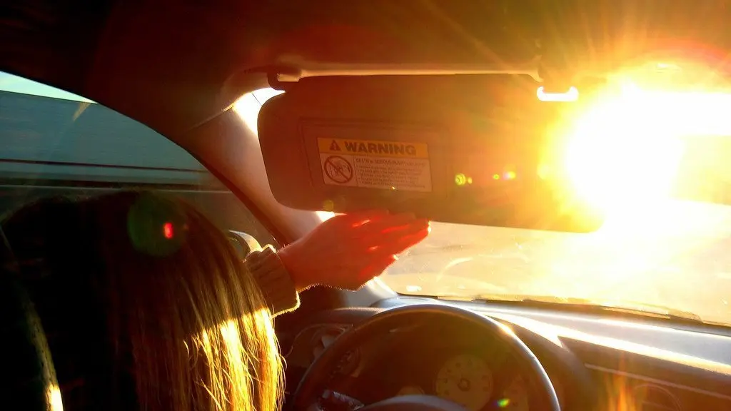 Polic&iacute;a Municipal de Tudela aconseja extremar las precauciones cuando deslumbra el sol
