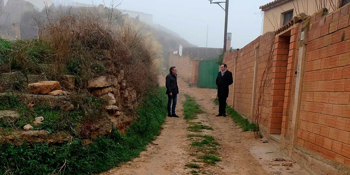 Visita del alcalde a la calle Hoyas