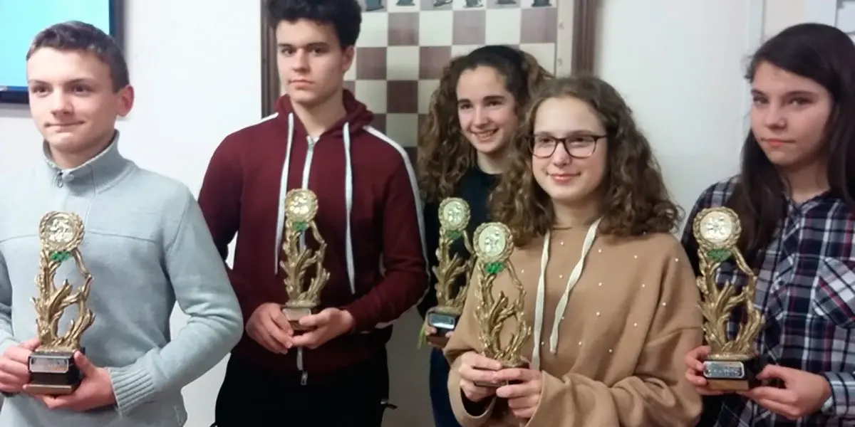 Campeones del campeonato que concluy&oacute; en Alfaro