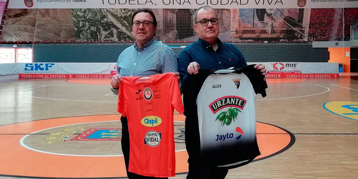 Jesús Miranda con la camiseta del Ribera Navarra y Alberto Ramírez con la del Tudelano