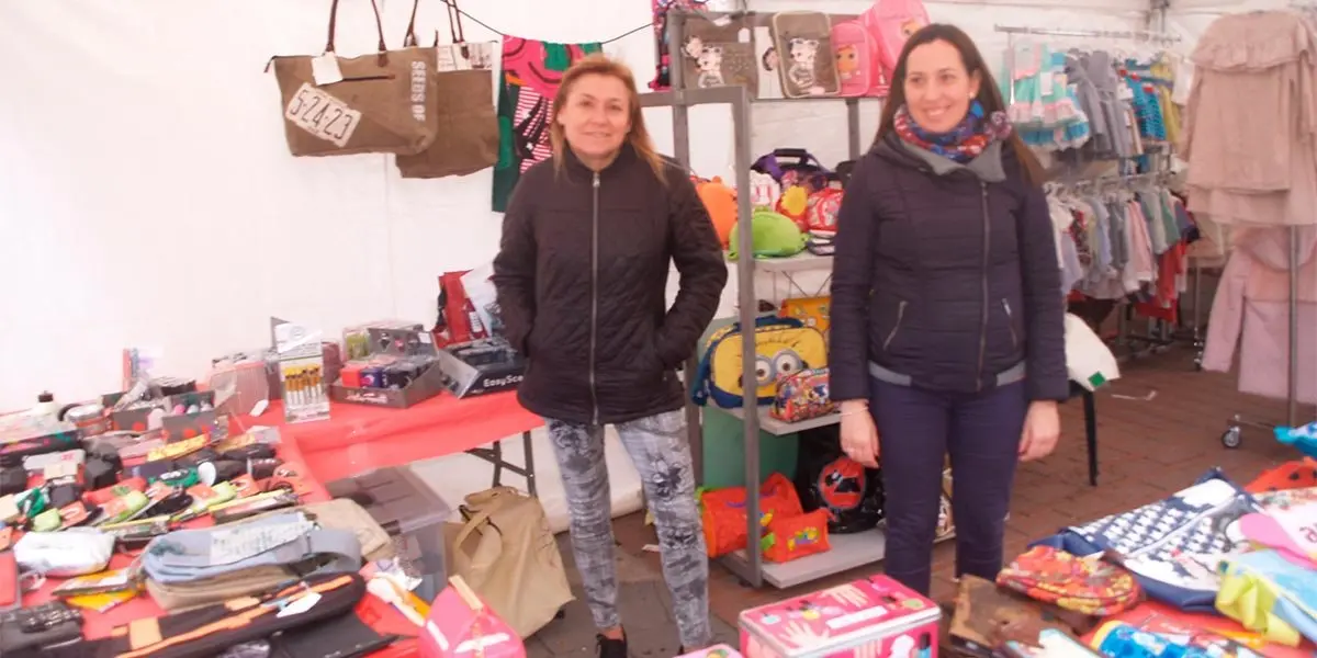 Fr&iacute;o y mucha gente en la Feria del Stock