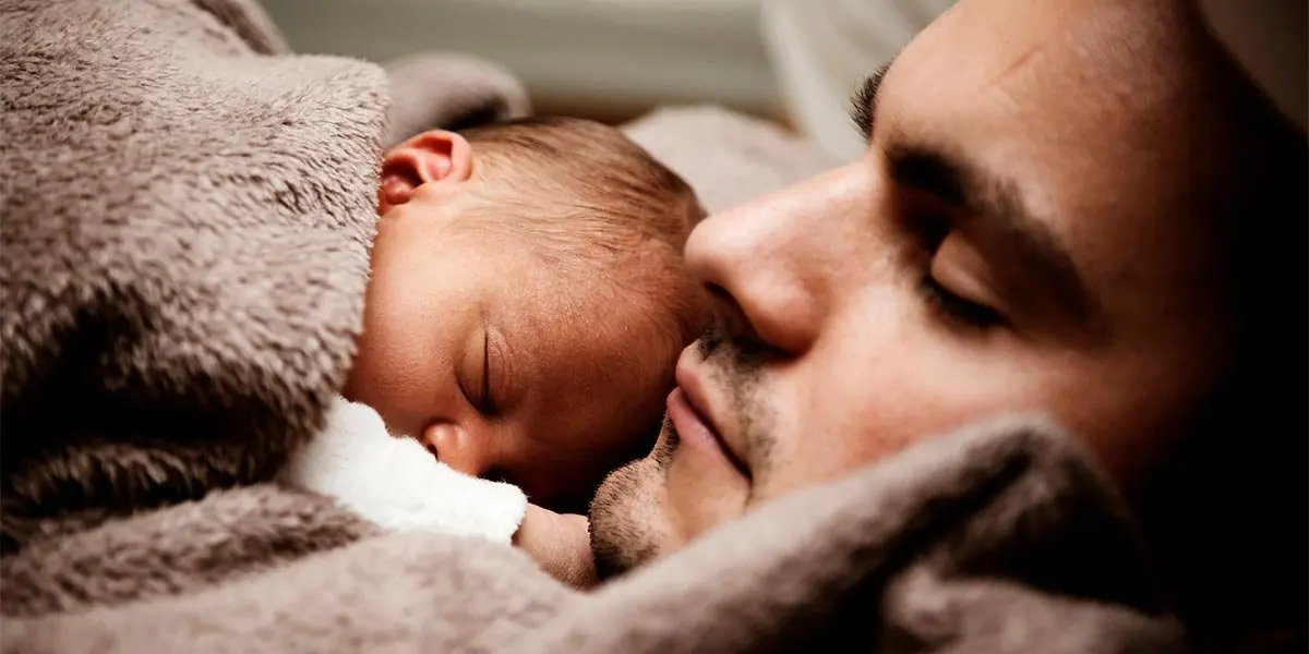 Beb&eacute; y pap&aacute;