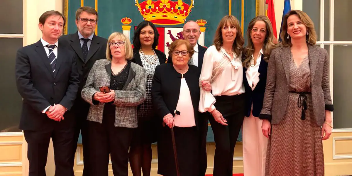 Entrega de la Cruz de la Orden Civil de Alfonso X El Sabio a Mar&iacute;a Forcada 2
