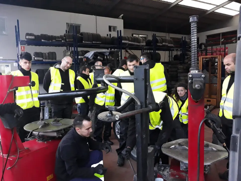 Desguaces DN, junto con el SNE, dise&ntilde;an el primer curso de formaci&oacute;n para Centros Autorizados de Tratamiento de Veh&iacute;culos fuera de uso de Espa&ntilde;a