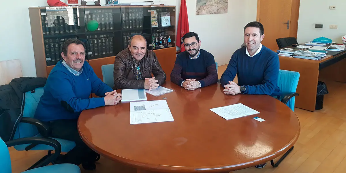 Firmado el contrato para la realizaci&oacute;n de las obras de pavimentaci&oacute;n sin redes