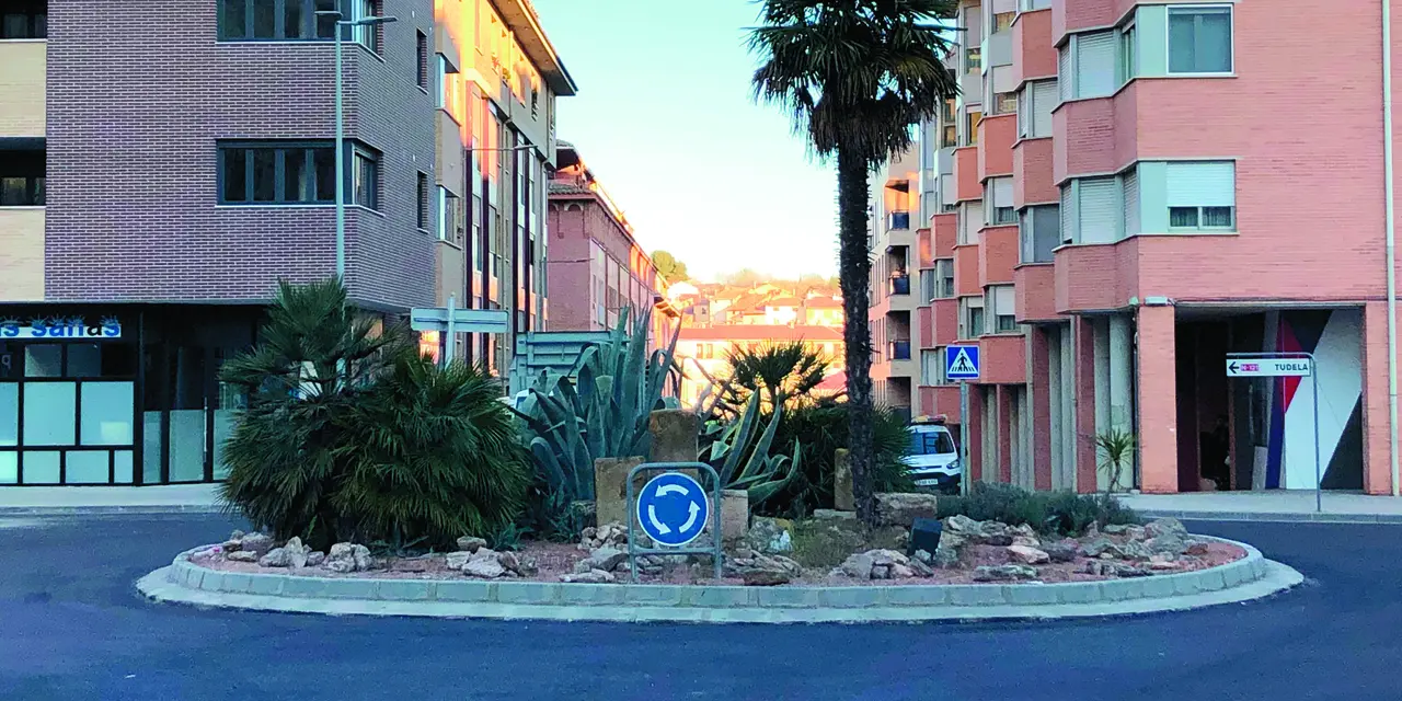 Reabierta al tr&aacute;fico la rotonda de Raquel Meller de Tarazona