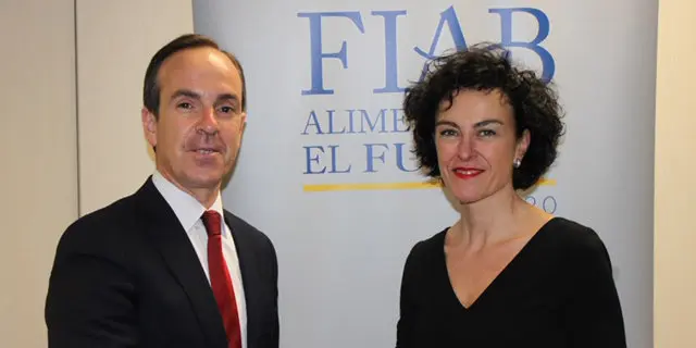 Cristina Lecumberri de ALINAR y Mauricio Garc&iacute;a de Quebedo de FIAB
