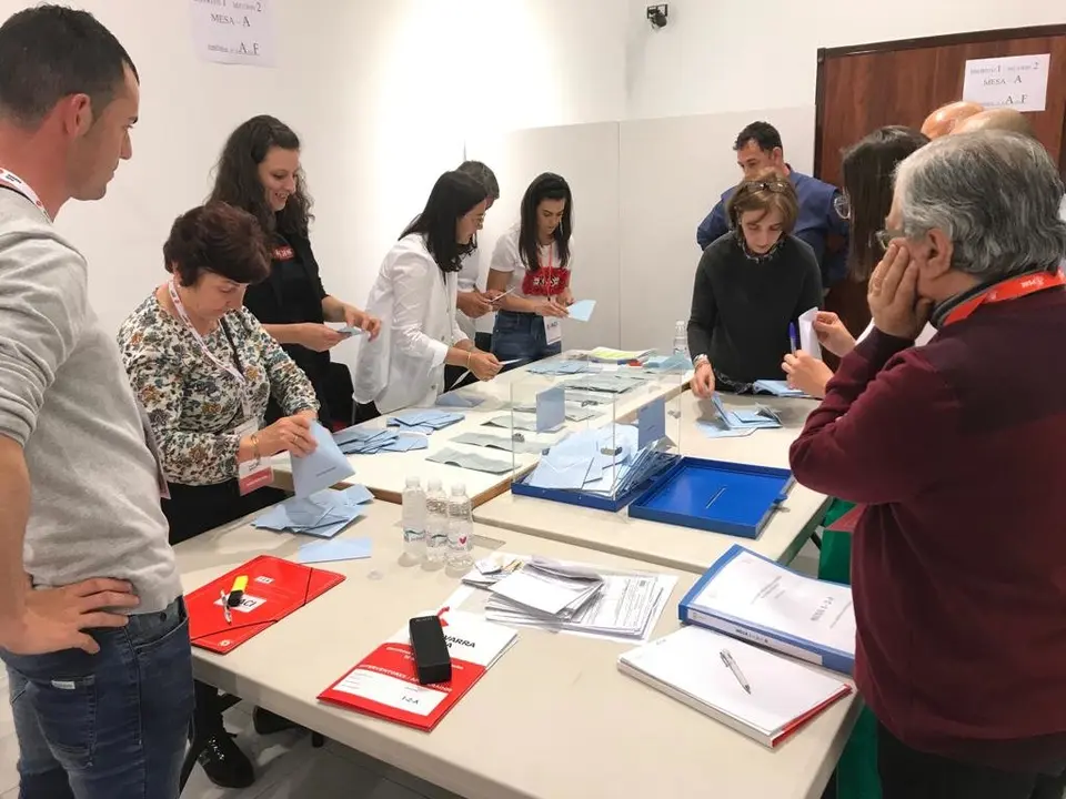 Recuento en un colegio electoral de la Ribera