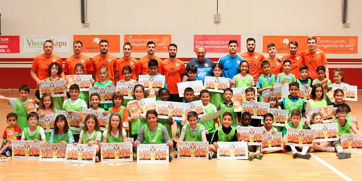 El Ribera de Navarra visita el colegio colegio Otero de Navascués de Cintruénigo