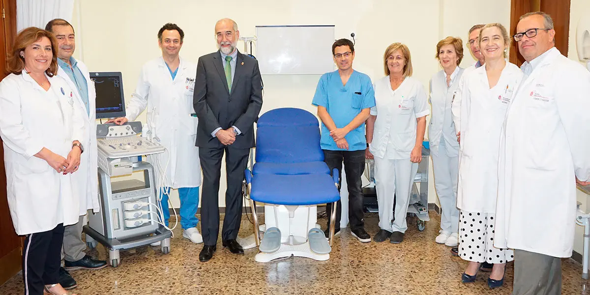 El consejero de Salud asisiti&oacute; a la presentaci&oacute;n del nuevo equipo