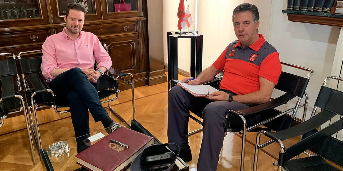 Alejandro Toquero y Miguel &Aacute;ngel Escudero en la reuni&oacute;n mantenido