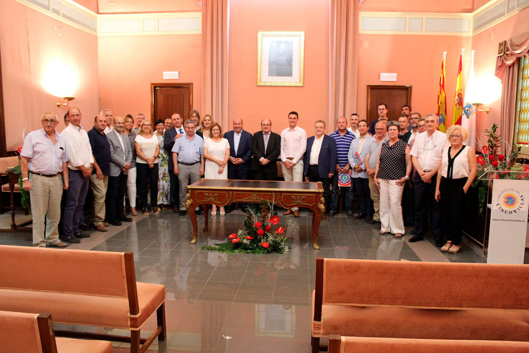Tras el pleno de constitución del Consejo Comarcal, los nuevos consejeros se hicieron la foto de familia