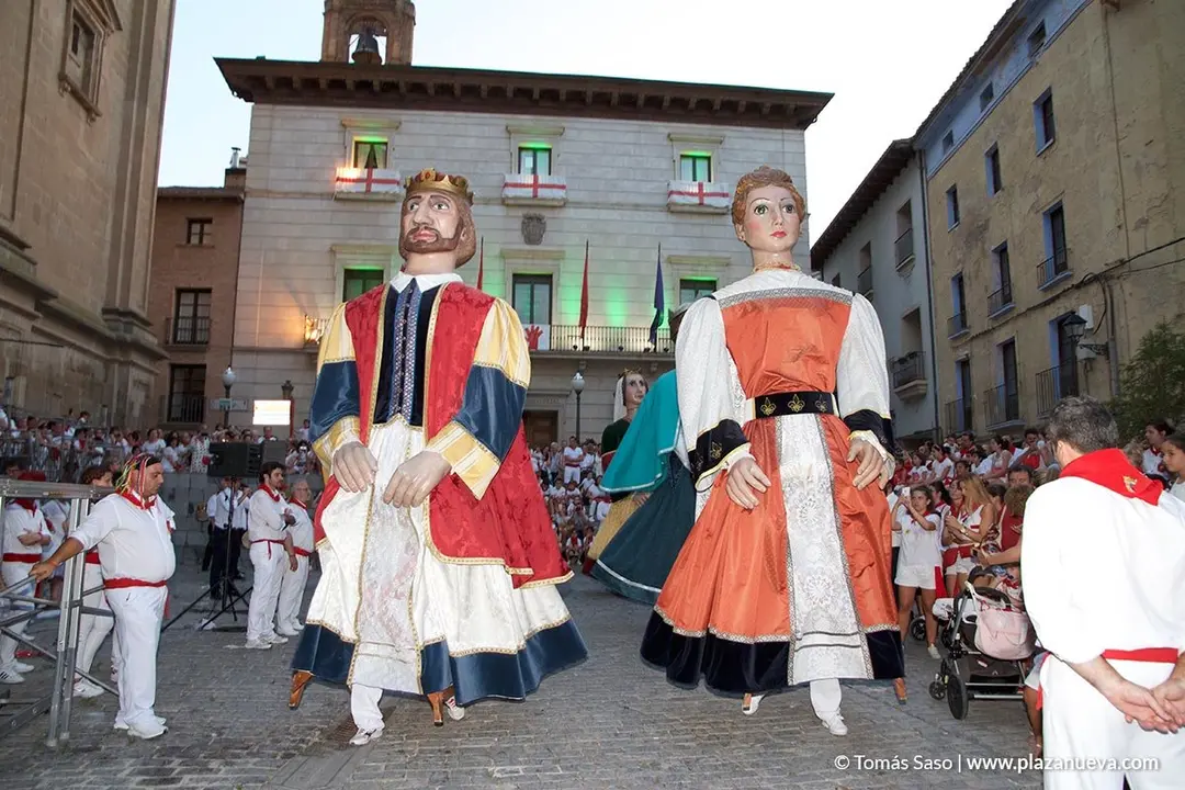 FIestas de Tudela, D&iacute;a 24 - Imposici&oacute;n del pa&ntilde;uelo en la reja 3
