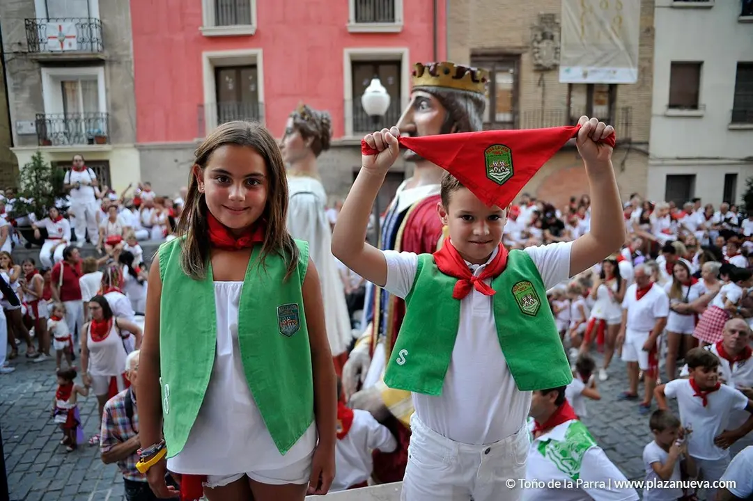 FIestas de Tudela, D&iacute;a 24 - Imposici&oacute;n del pa&ntilde;uelo en la reja 6