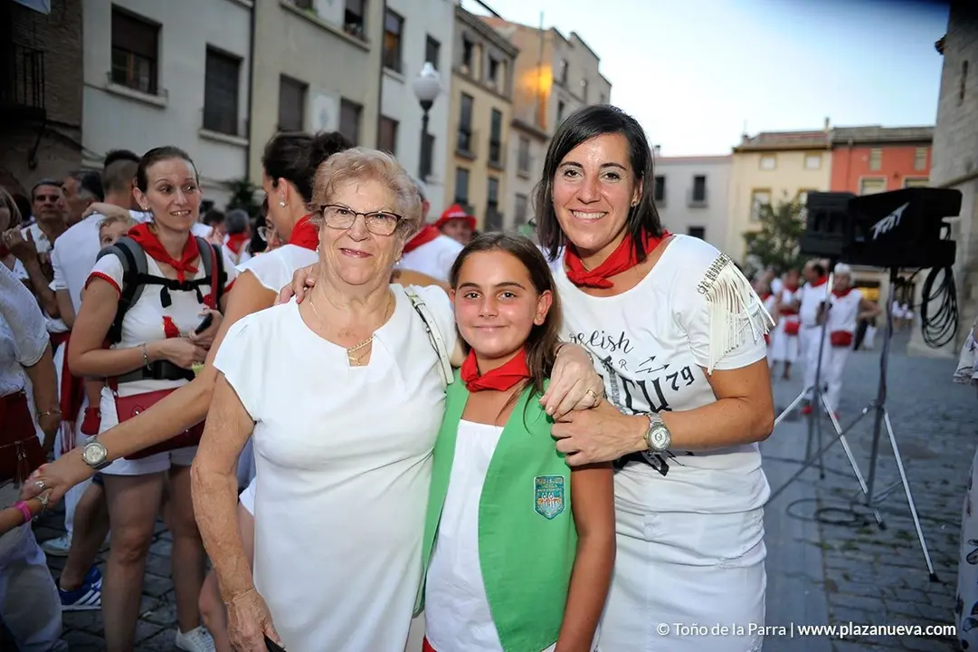FIestas de Tudela, D&iacute;a 24 - Imposici&oacute;n del pa&ntilde;uelo en la reja 14