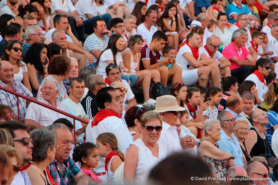 Fiestas de Tudela, día 25 Encierro y Vacas en la plaza 44