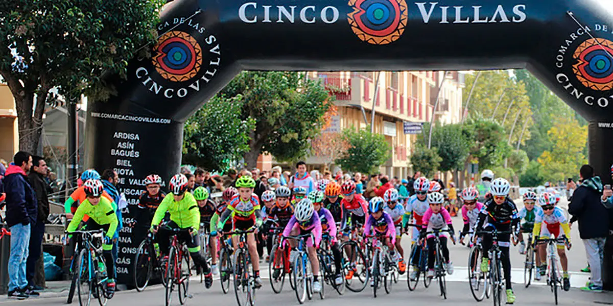Educando con el ciclismo congregó el año pasado a más de 4.000 personas. En la imagen, uno de los momentos de la carrera infantil del año pasado.