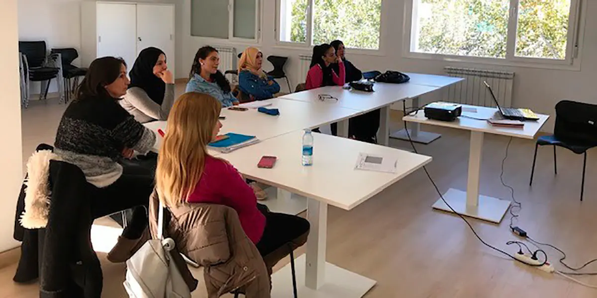 Curso de emprendimiento impartido en la Ribera a mujeres extranjeras