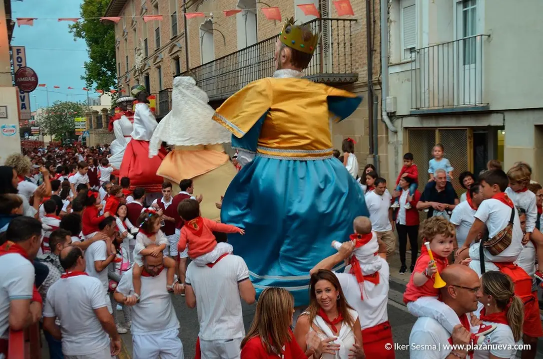 Gigant&oacute;n, fiestas de Cintru&eacute;nigo'19 d&iacute;a 9 - 27