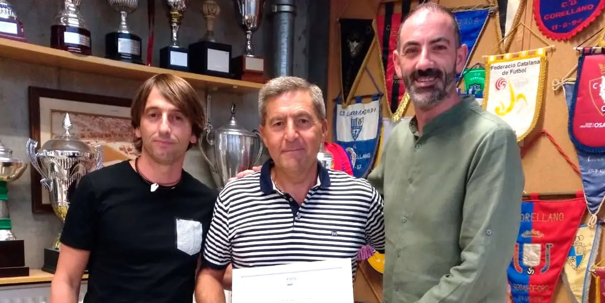 José Miguel Sanz recoge el diploma de la FIFA