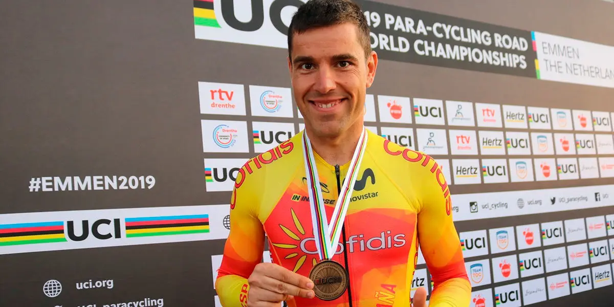 Edu Santas Bronce  en Holanda