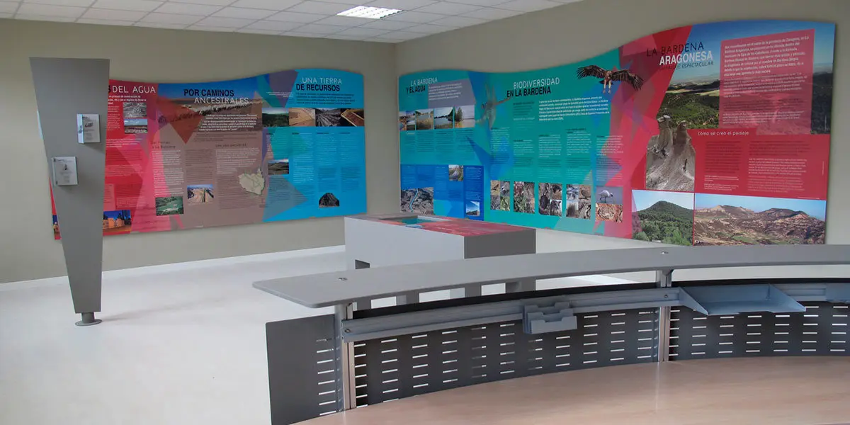 Interior del Centro de Visitantes de Bardena Aragonesa