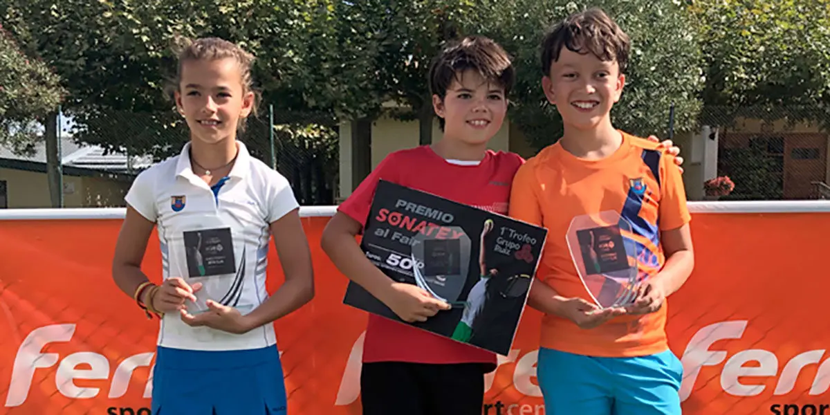 Mar&iacute;a, Samuel y Adri&aacute;n