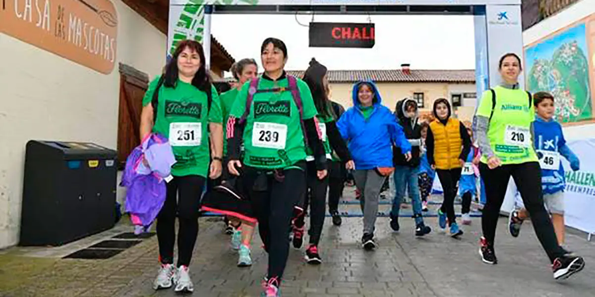 Corredoras de las empresas participantes en el Challenge Interempresas 2019, en la salida de la carrera esta ma&ntilde;ana