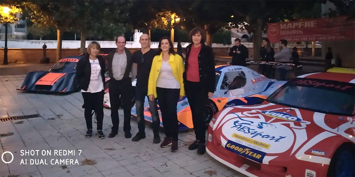 M&oacute;nica Garc&iacute;a Mu&ntilde;oz (alcaldesa de Cabret&oacute;n), Ferm&iacute;n Ramos Coloma (alcalde Valverde), Luis Miguel Alonso Mayor (organizador y piloto), Concha Andreu (presidenta de La Rioja) y Estrella Santana Mart&iacute;nez (alcaldesa de Cervera del R&iacute;o Alhama)