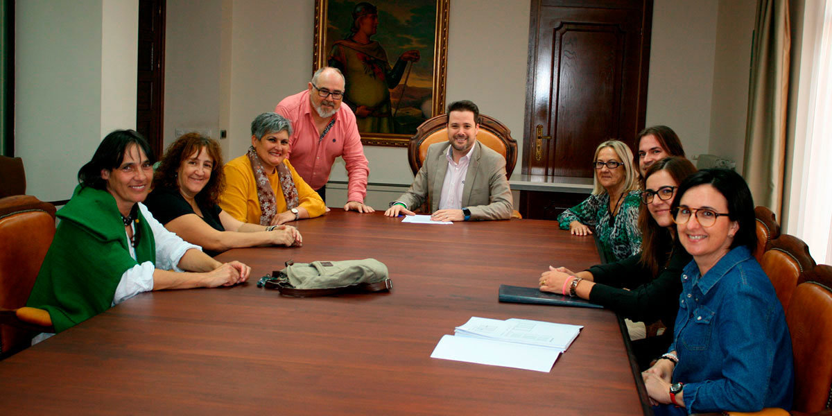 Momento de la toma de posesión de las tres funcionarias en el Ayuntamiento de Tudela