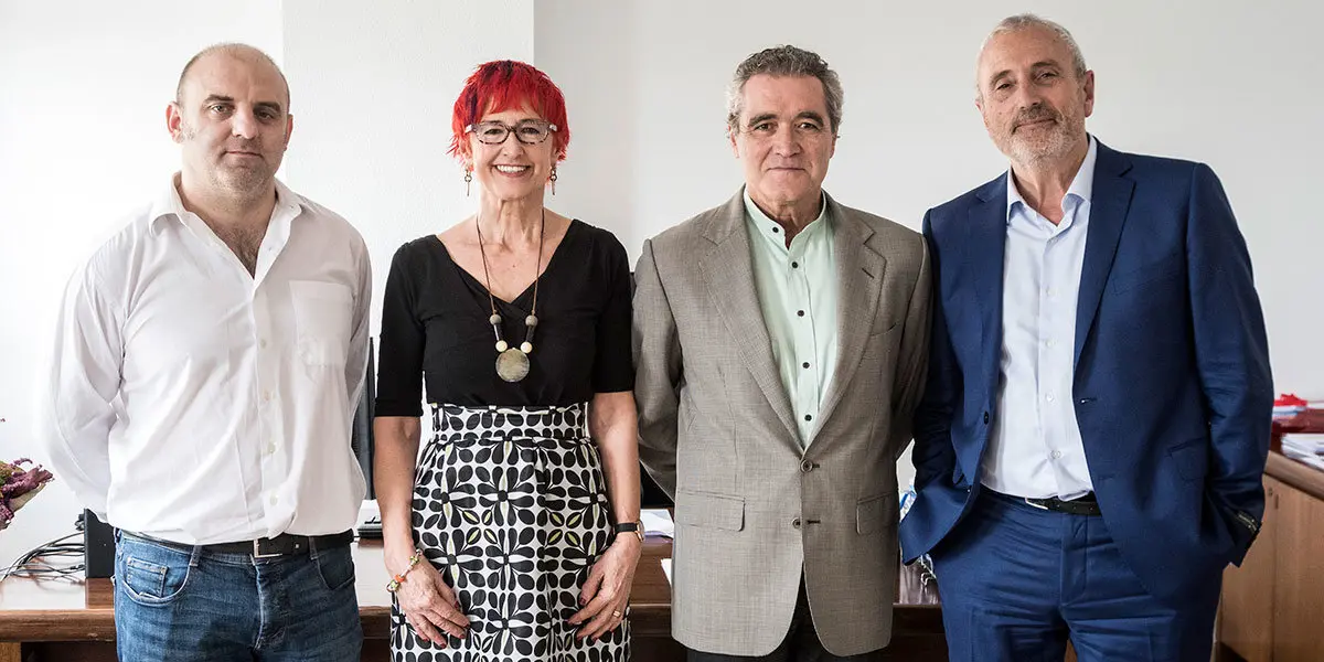Profesionales que atienden la nueva unidad del dolor  Dr. Pablo Baltanás Rubio, anestesiólogo, y Dra. Alba López Bravo, neuróloga