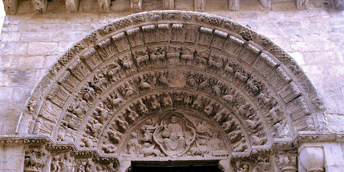 Portada de la iglesia de Santa María Magdalena de Tudela